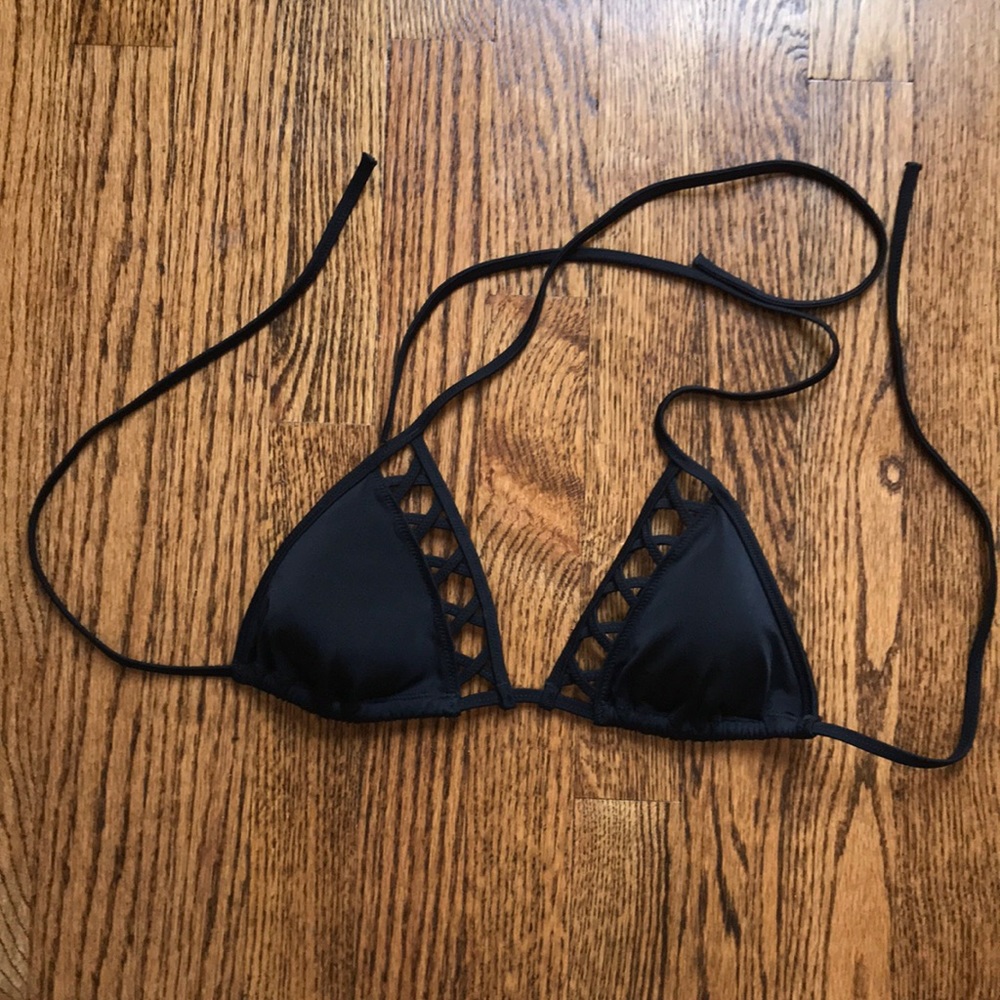 Black bikini top